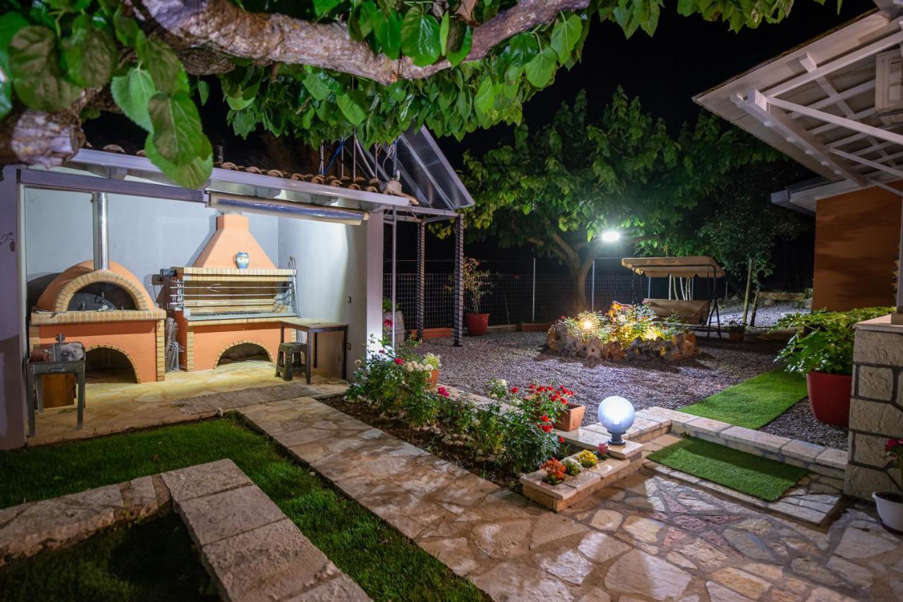 Rock Garden Villa Marantochori Exterior photo