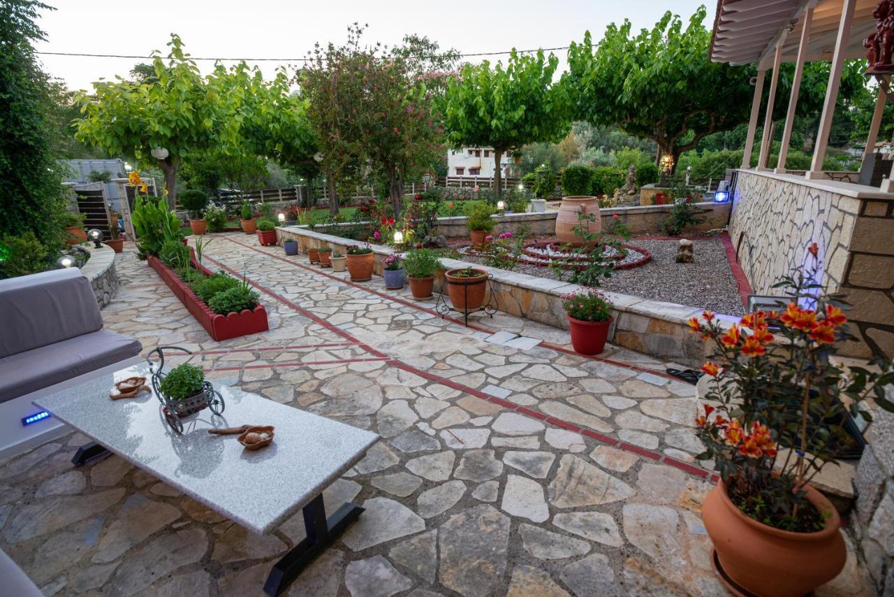 Rock Garden Villa Marantochori Exterior photo