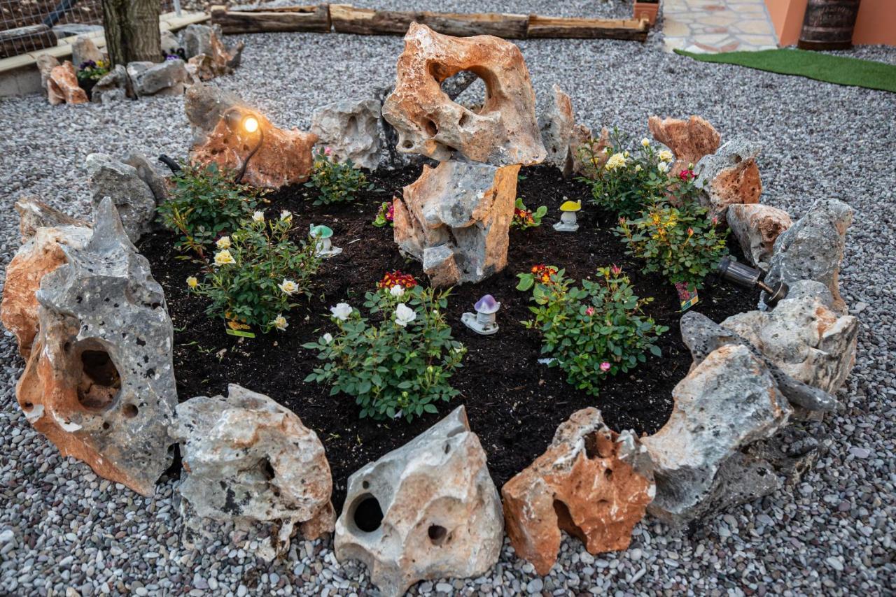 Rock Garden Villa Marantochori Exterior photo